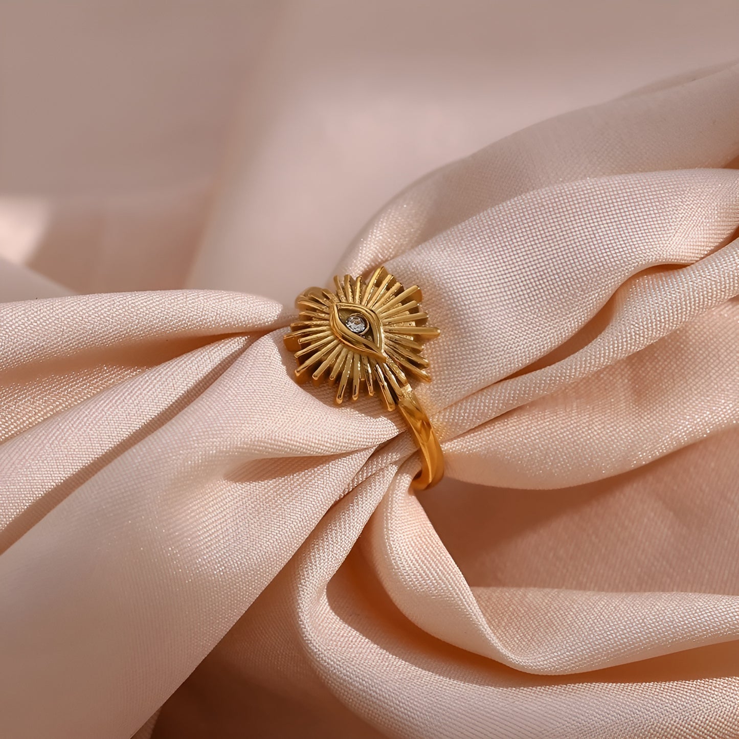 Ayin Ring
