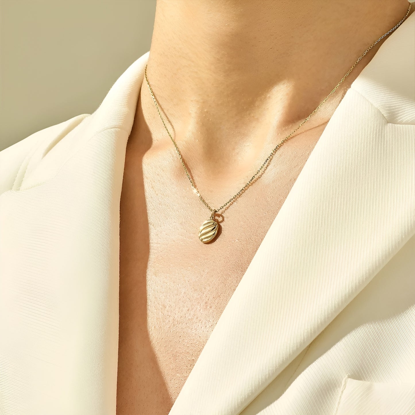 Shell a Viv Pendant