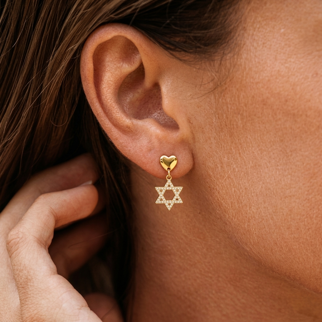 Magen Heart Stud Earrings
